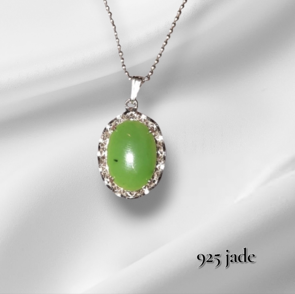 Vintage Jade sterling silver gemstone pendant necklace italy 925 Signed